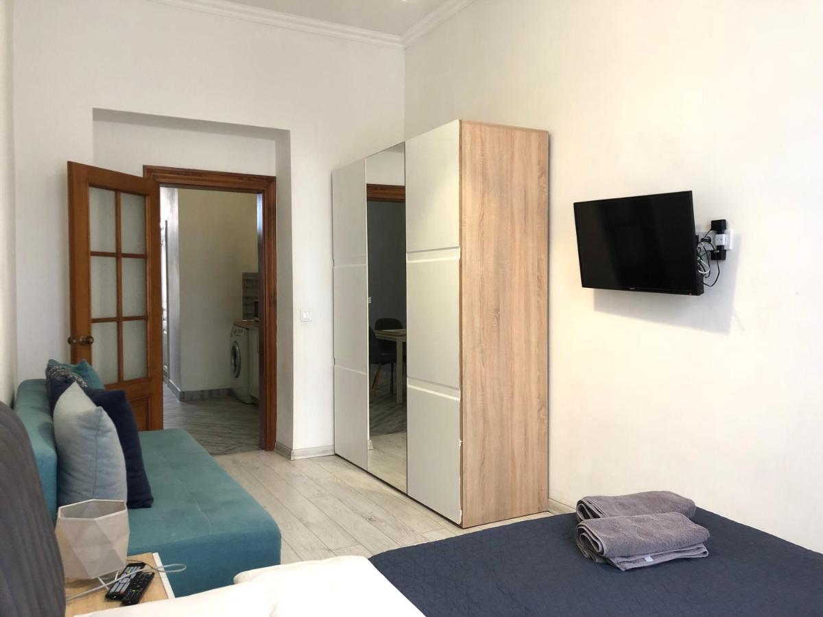 Romantic Apartments-Near Opera House 5/8 Lviv Extérieur photo